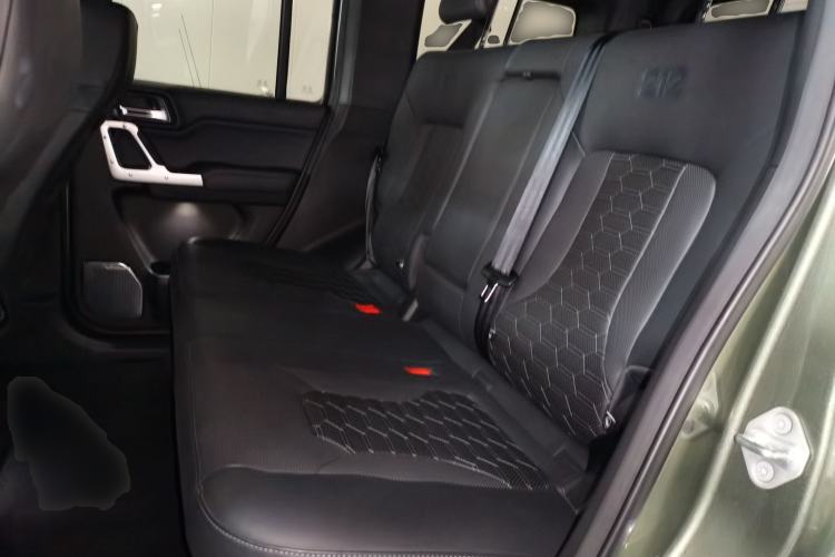 Used 212 T01 2024 2.0T Explorer