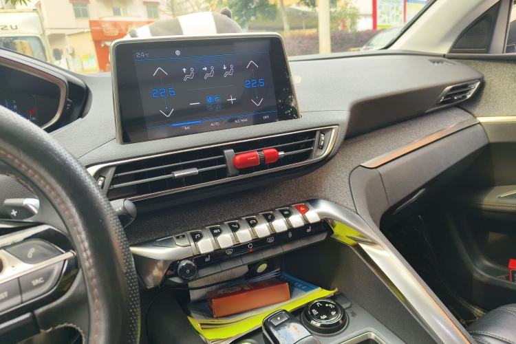 Used Peugeot 5008 2017 380THP 7-Seater Luxury Edition Audio And AC Panel