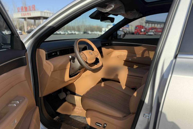 Used Dongfeng Aeolus L8 2025 Model 185KM Ideal Edition
