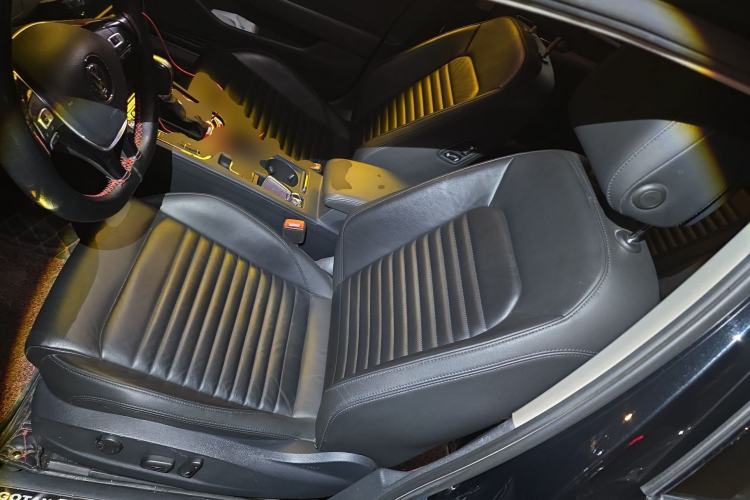 Used Volkswagen Magotan 2018 330TSI DSG Advanced Model Left Front Seat