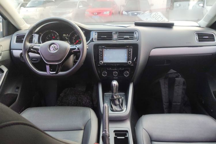 Used Volkswagen Sagitar 2016 230TSI 25th Anniversary Edition Interior 2