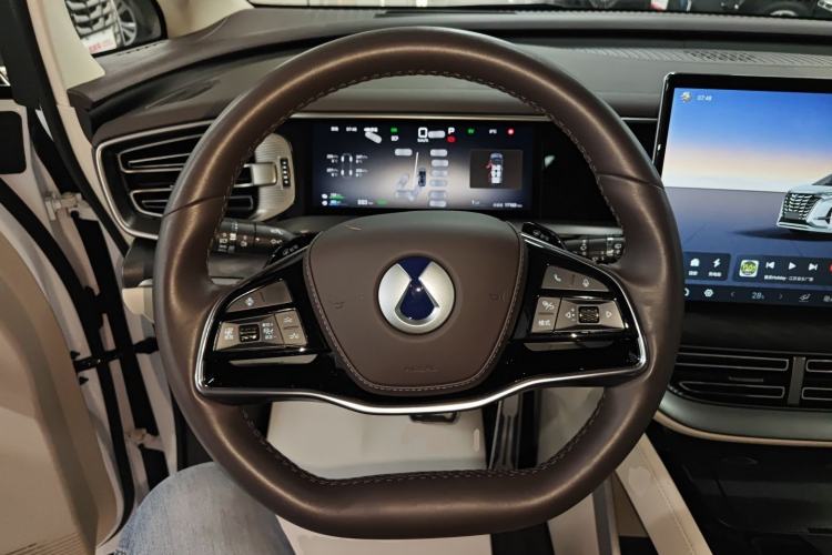 Used Denza D9 2025 DM-i Intelligent Drive 1020 Four-Wheel Drive Prestige Model