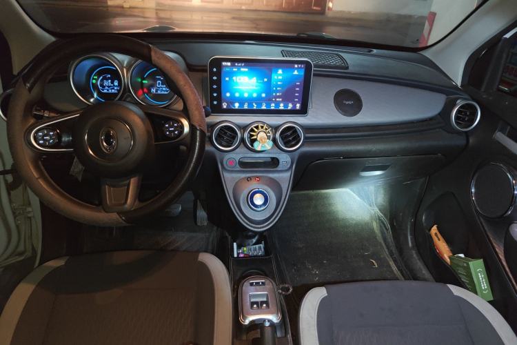 Used ORA Black Cat 2021 301 km Basic Version Center Console