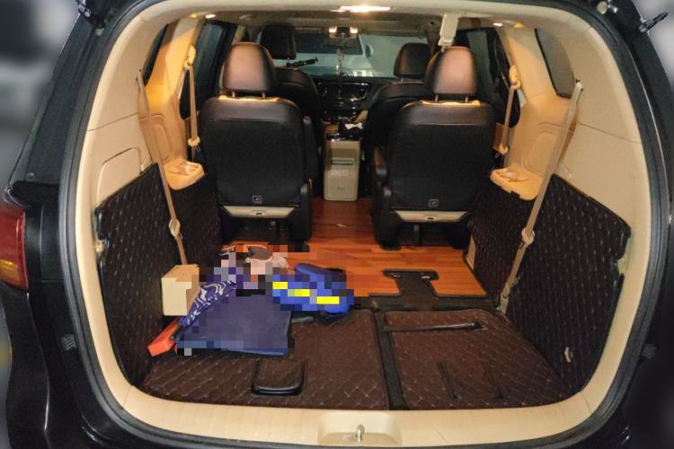 Used Kia Carnival 2015 2.2T Luxury Edition China IV Trunk