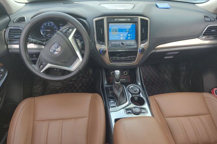 Used CHANGAN CS95 2017 2.0T Two-Wheel Drive Zhituo Edition Center Console