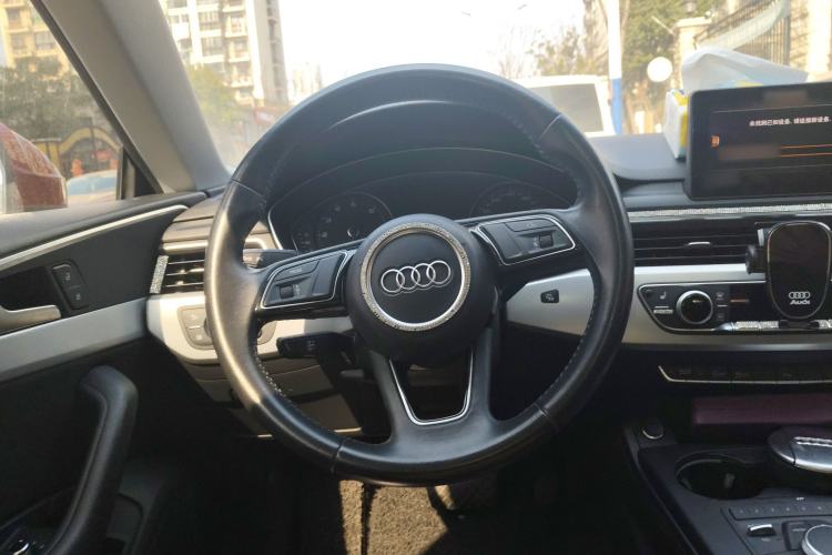 Used Audi A5 2017 Sportback 40 TFSI Fashion Model Steering Wheel