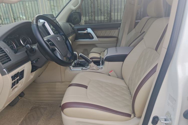 Used Toyota Land Cruiser 

