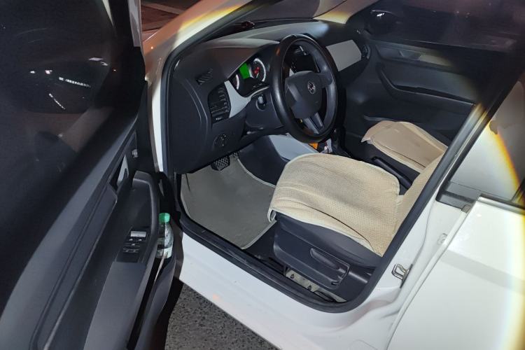 Used Skoda Fabia 2016 1.4L Automatic Car Enjoy Edition
