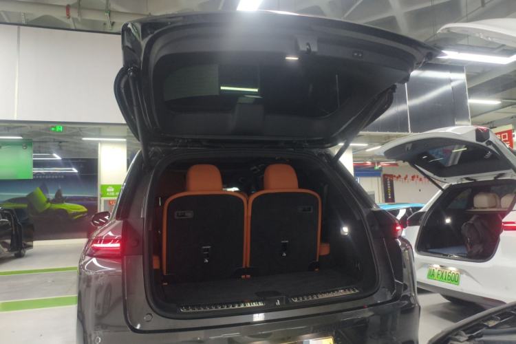 Used Li Auto L8 2025 Max Smart Refresh Edition Trunk