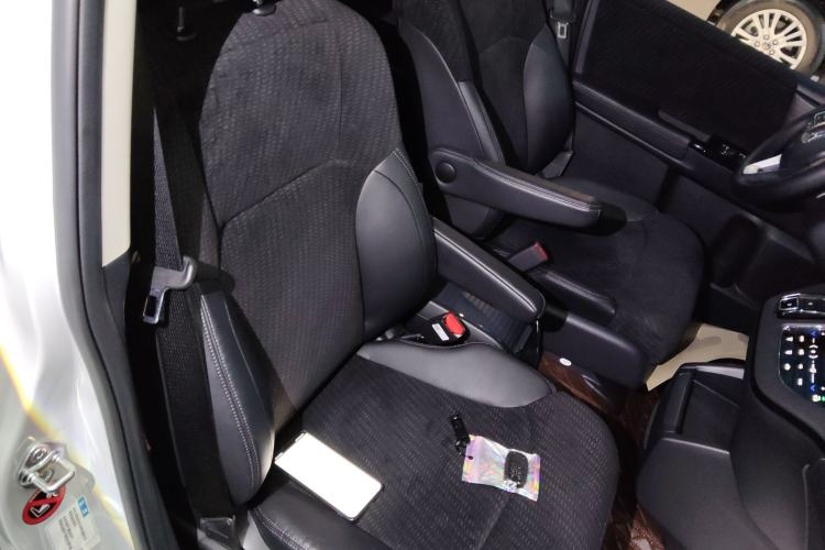 Used Honda Elysion 2024 2.0L eHEV Classic Edition
