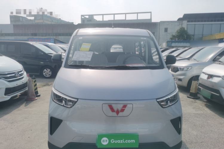 Used Wuling Yangguang 2024 300KM Comfort Version Passenger Van 75kW