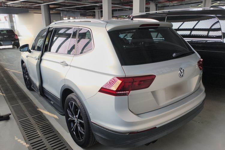 Used Volkswagen Tiguan L 2018 330TSI Automatic Two-Wheel Drive Flagship Edition Exterior 2