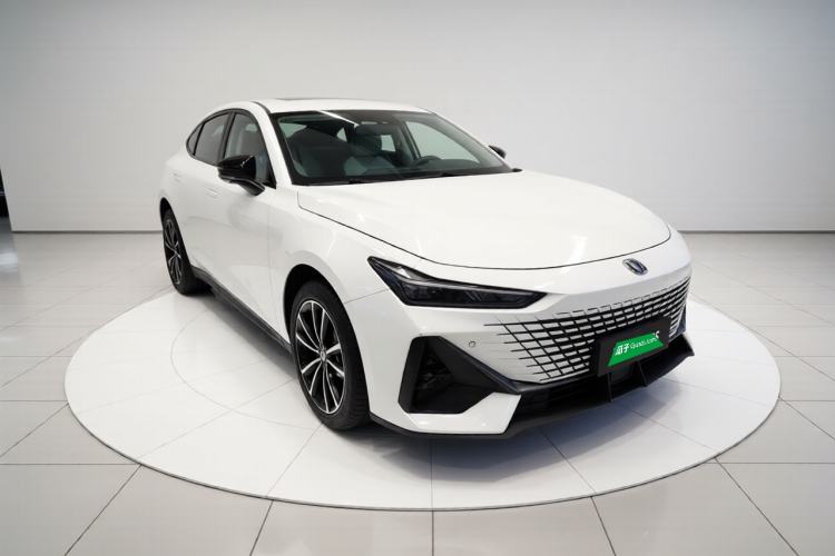 Used CHANGAN UNI-V iDD 2023 ZhiDian iDD 1.5T 113km Smart & Fun Version
