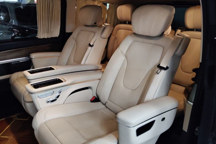 Used Mercedes-Benz V-Class 2020 V 260 Prestige Edition Interior 4