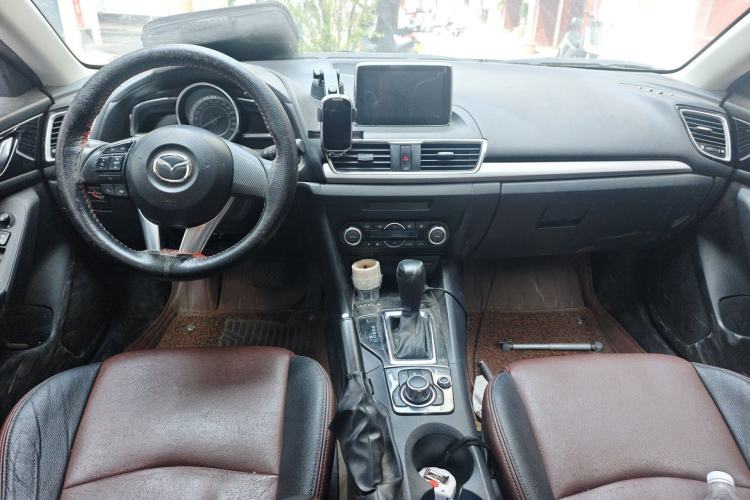 Used Mazda 3 Axela 2016 Sedan 1.5L Automatic Luxury Model Center Console