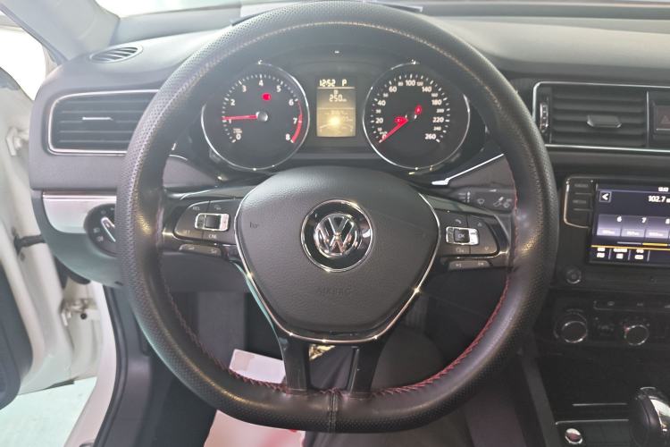 Used Volkswagen Sagitar 2018 1.6L Automatic Comfort Model Steering Wheel