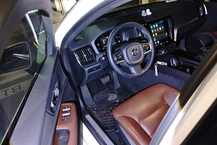 Used Volvo S60 2024 B4 Zhiyi Luxury Edition