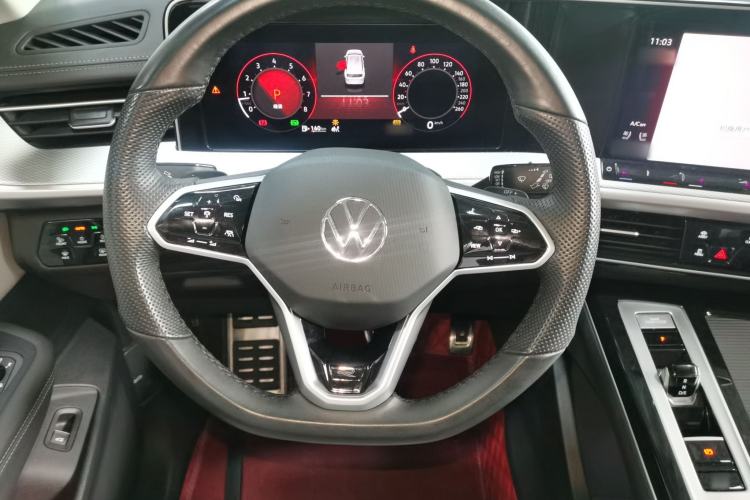 Used Volkswagen Tavendor 2024 380TSI All-Wheel-Drive R-Line Cruise Premium Edition Steering Wheel