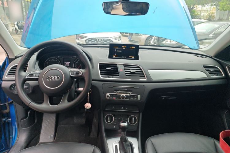 Used Audi Q3 2017 30 TFSI Fashion Model Center Console