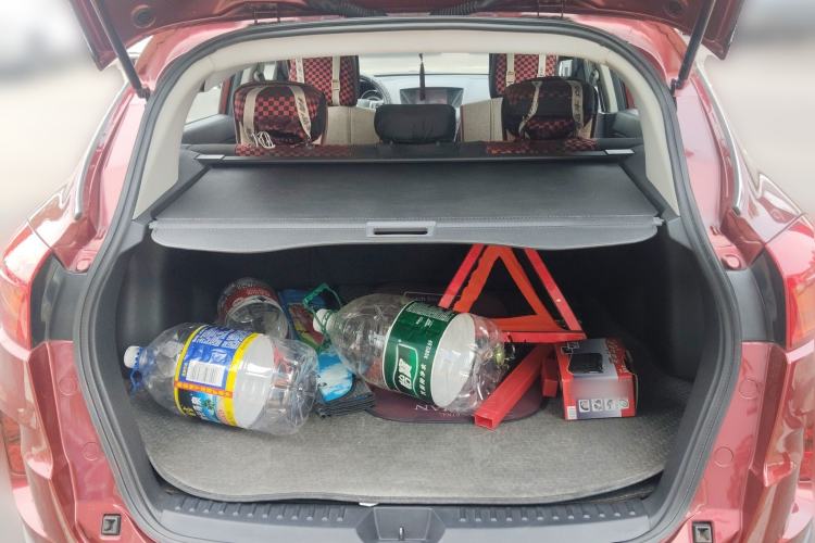 Used Bestune X80 2013 2.0L automatic comfort version Trunk