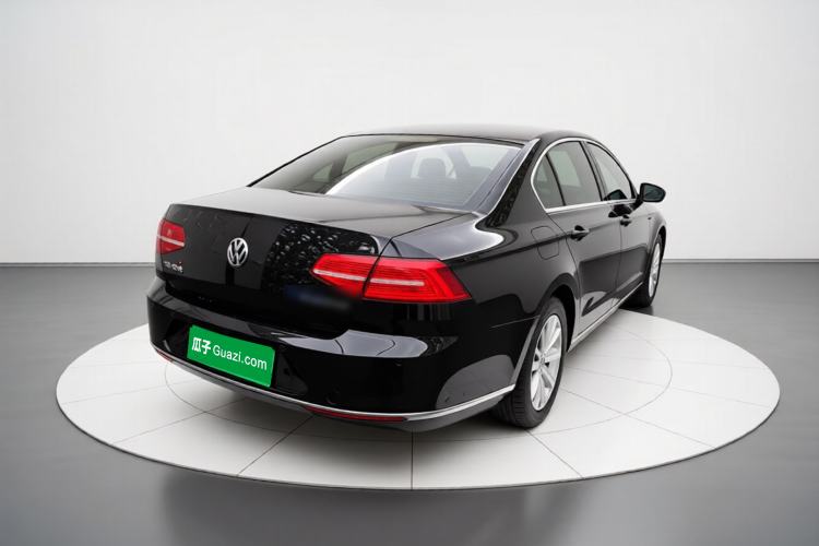 Used Volkswagen Magotan 2018 330TSI DSG Advanced Model Rear Right 45 Deg