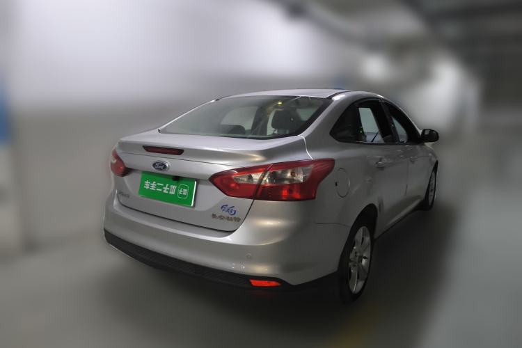 Used Ford Focus 2012 Sedan 1.6L Manual Fashion Edition
