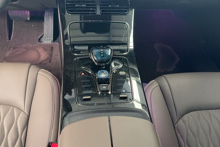 Used BYD Han 2024 EV Glory Edition 605KM Front-Wheel-Drive Premium Model