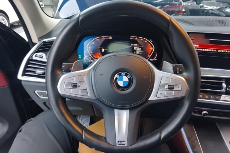 Used BMW X5 2022 Restyled xDrive 30Li Luxury Version M Sport Package

