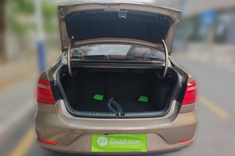 Used Volkswagen Bora 2014 1.6L Automatic Comfort Model Trunk