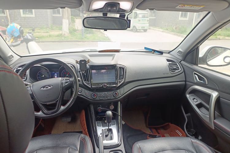 Used Chery Tiggo 5 2016 2.0L CVT Family Deluxe Edition Center Console