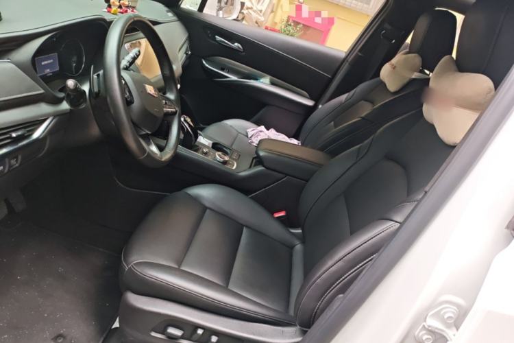 Used Cadillac XT4 2022 28T Two-Wheel-Drive Luxury Version Left Front Seat