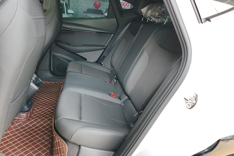 Used Volkswagen ID.UNYX 2024 Pro Long-Range Version Left Rear Seat