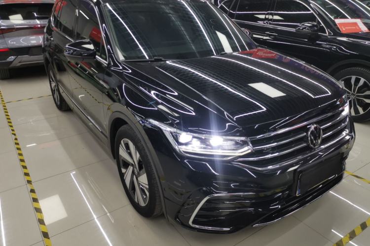 Used Volkswagen Tiguan L 2023 Restyled 330TSI Automatic Two-Wheel Drive R-Line Enhanced Comfort Version
