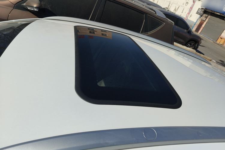 Used Geometry E Firefly 2024 401 km Fluorescent