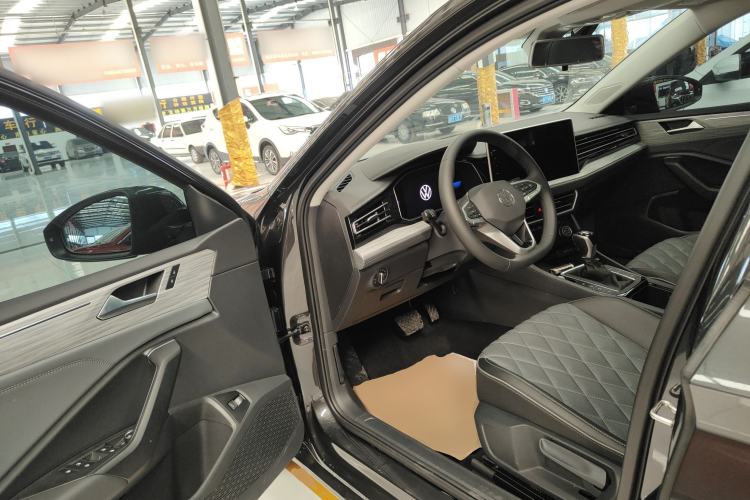 Used Volkswagen Sagitar 2024 300TSI DSG Excellence Edition Driver Seat