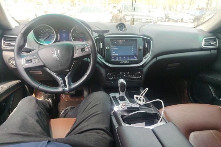 Used Maserati Ghibli 2014 3.0T Standard Edition Center Console