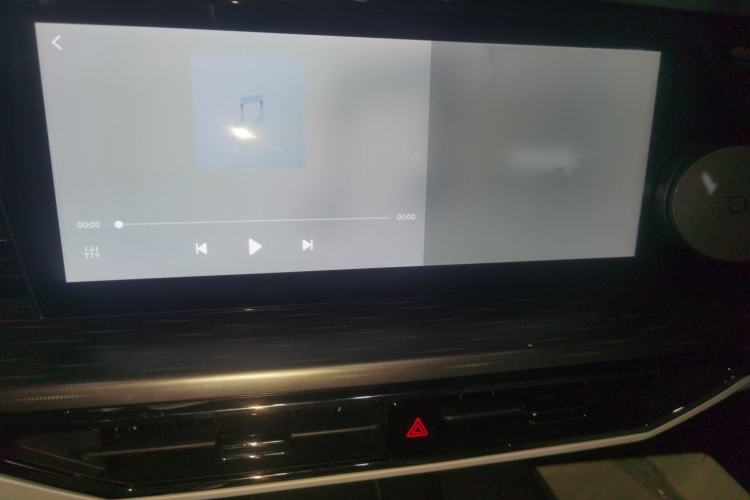 Used CHANGAN OSHAN Z6 New Energy 2022 Blue Whale iDD 150KM Flagship PLUS Audio And AC Panel