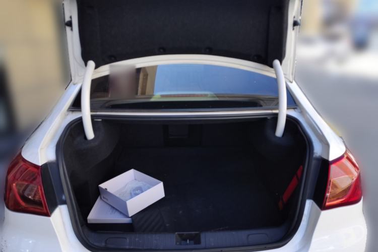 Used Roewe 950 2015 1.8T Elite Edition Trunk