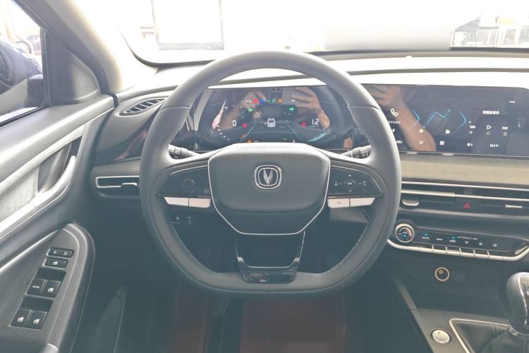 Used CHANGAN Eado 2022 PLUS 1.6L GDI Manual Luxury Model Steering Wheel