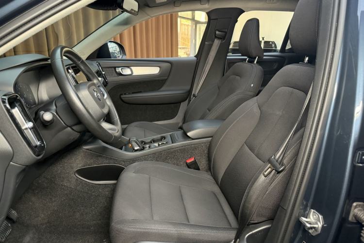 Used Volvo XC40 2021 T4 4x4 SmartDrive Fashion Edition Interior 3