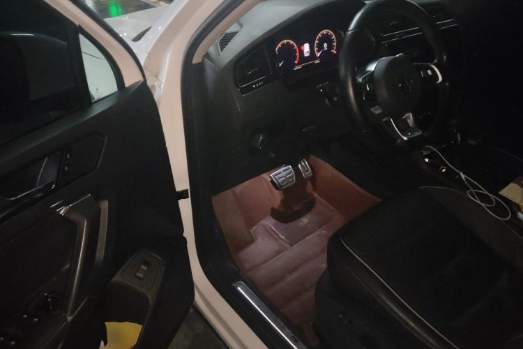 Used Volkswagen Tiguan L 2019 330TSI Automatic Two-Wheel Drive R-Line Flagship Model China VI Standard