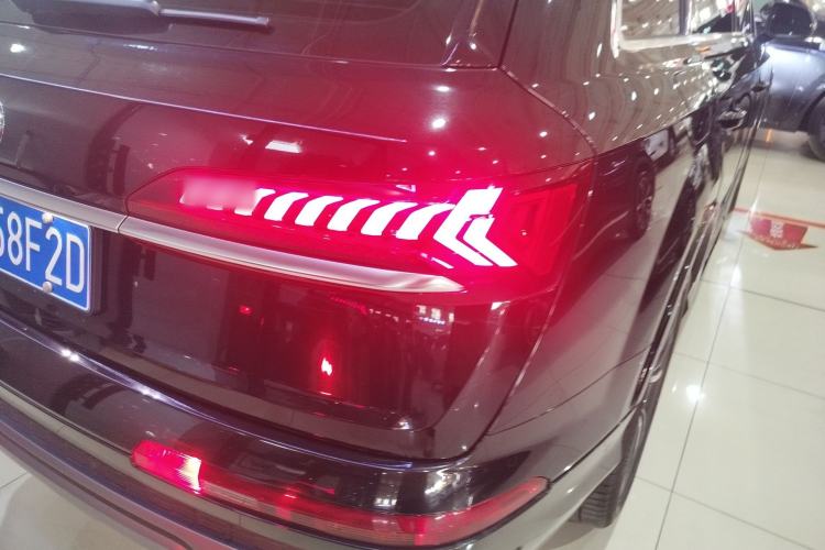 Used Audi Q7 2022 55 TFSI quattro S line Sport model
