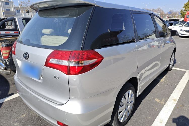 Used BYD M6 2013 2.0L Manual Comfort Edition

