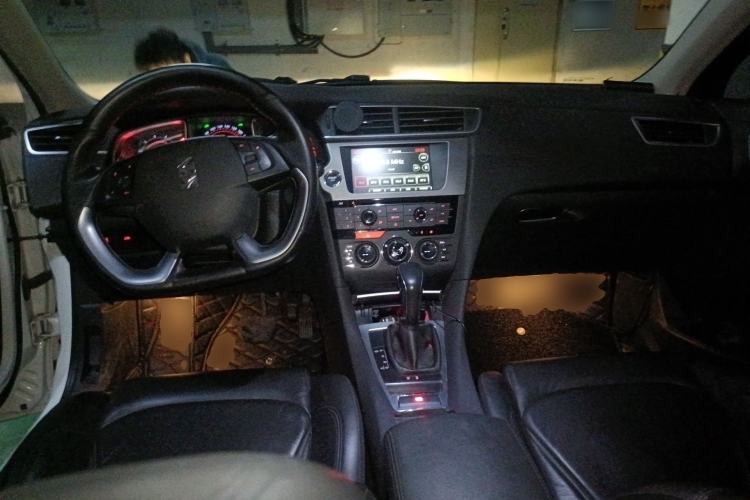 Used DS 5LS 2014 1.6T Luxury Edition THP160