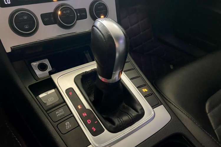 Used Volkswagen Magotan 2013 1.8TSI Luxury Model
