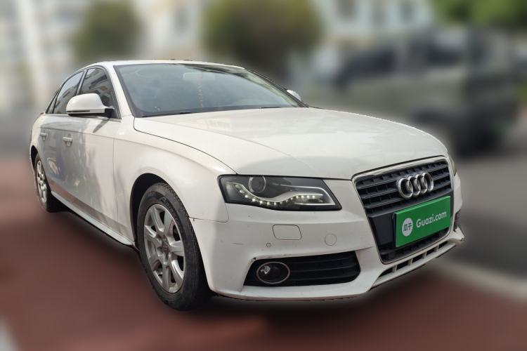 Used Audi A4L 2012 2.0 TFSI automatic standard version Front Right 45 Deg