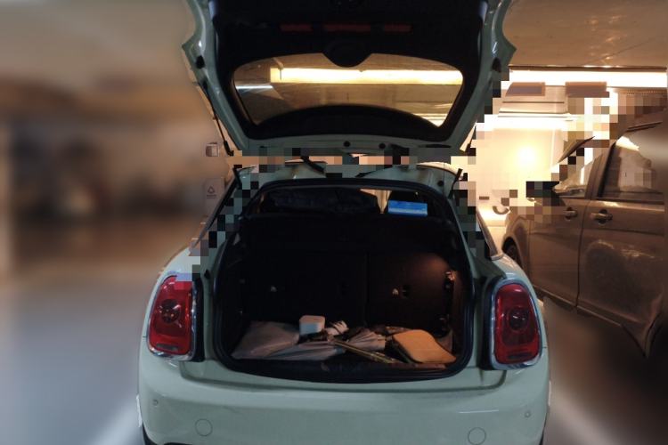 Used MINI 2015 1.5T COOPER Fun Five-Door Edition Trunk