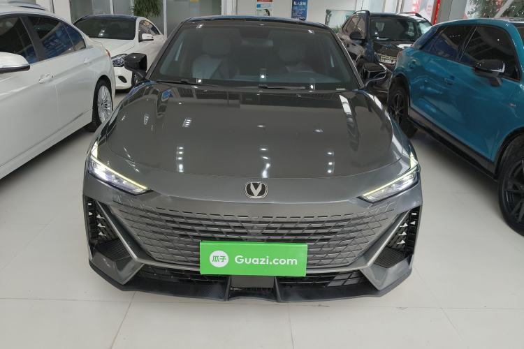 Used Changan UNI-V 2022 1.5T Prestige Version
