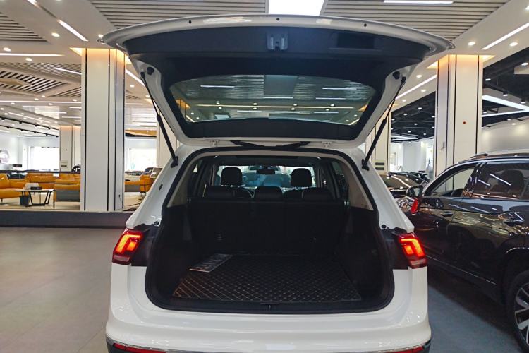 Used Volkswagen Tiguan L 2021 330TSI Automatic Two-Wheel Drive Smart Edition
