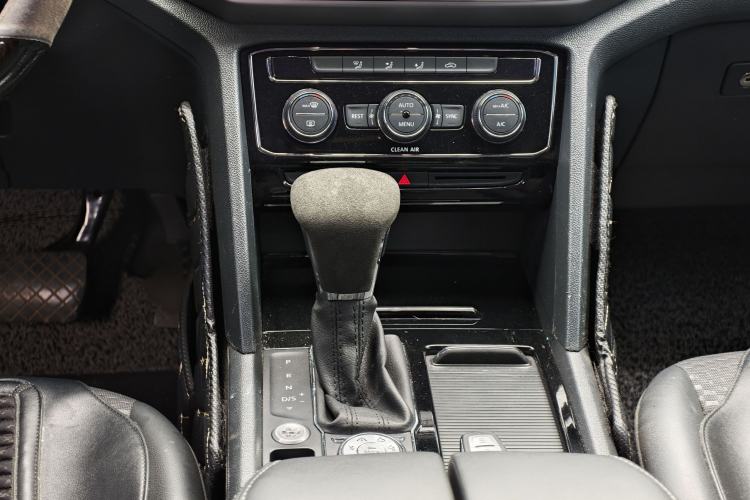 Used Volkswagen Teramont 2017 380TSI Four-Wheel Drive Comfort Edition Gear Lever